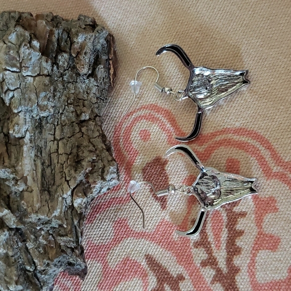Longhorn Earrings. Cow Head Bull Head Steer Western Country Cowgirl Rodeo Horns - Picture 9 of 13